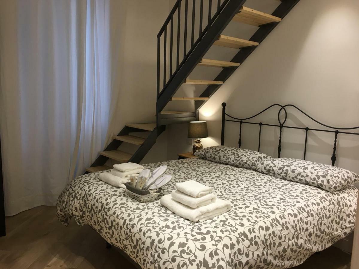 La Scalinata Di Chiaia Bed & Breakfast Napels