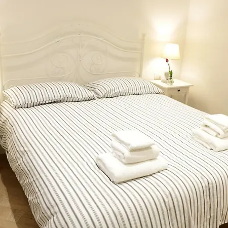 La Scalinata Di Chiaia Bed and Breakfast Napels Buitenkant foto