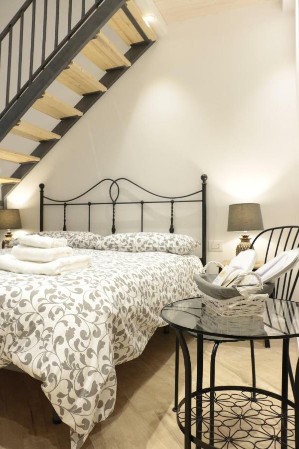 La Scalinata Di Chiaia Bed and breakfast Nápoles